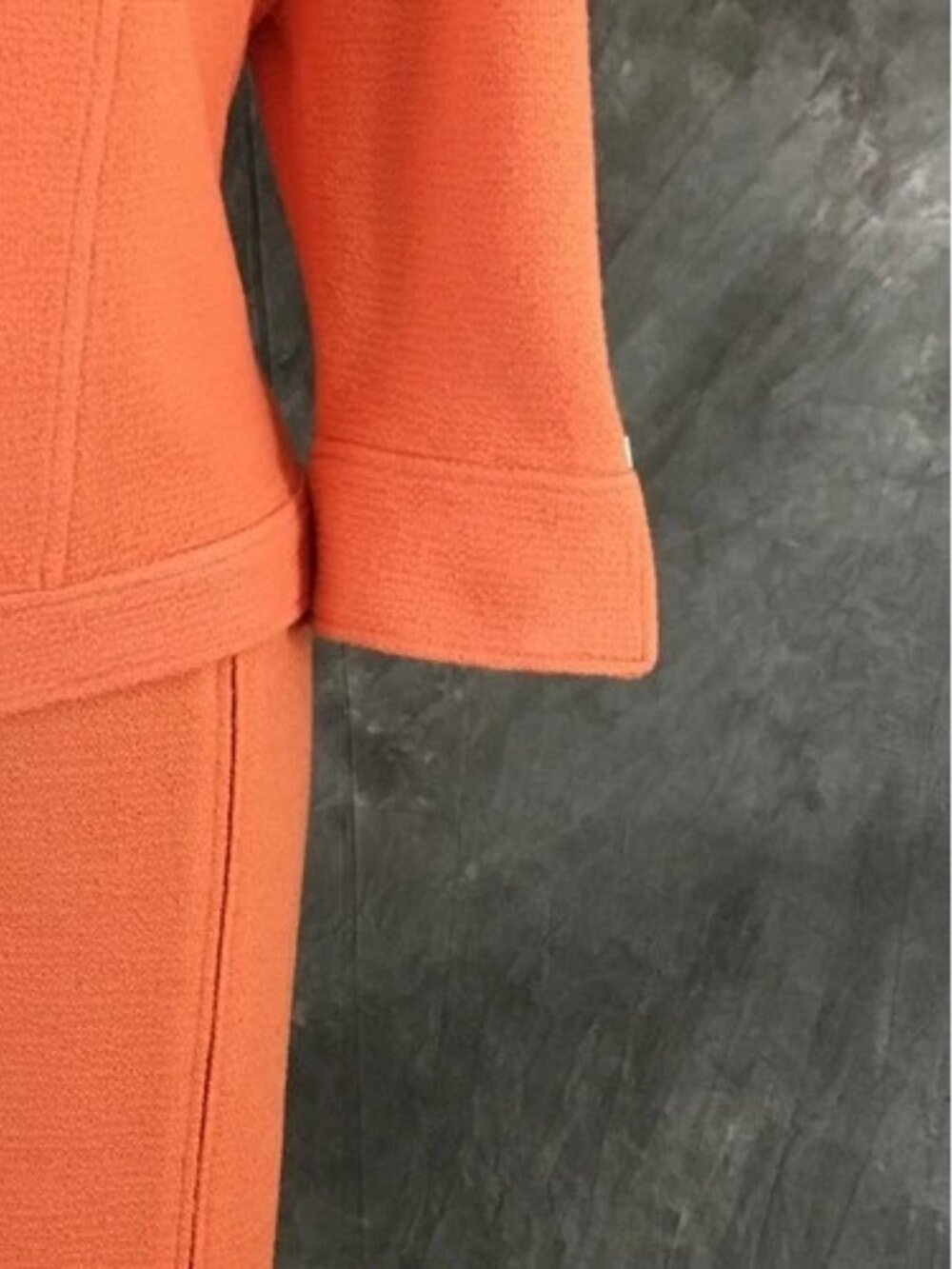 BEAUTIFUL St John collection knit orange jacket skirt suit size 8 - Picture 5 of 9